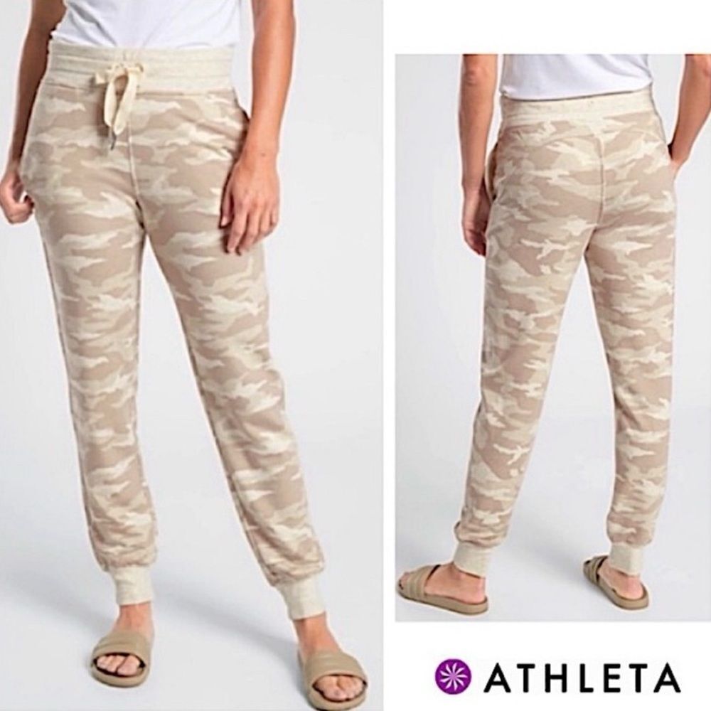 Athleta Camo Lux Balance Jogger M